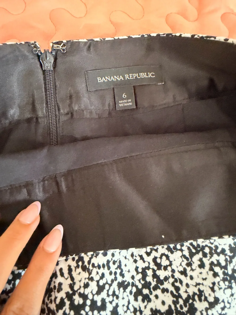 Banana Republic Black and White Speckled Women's Skirt